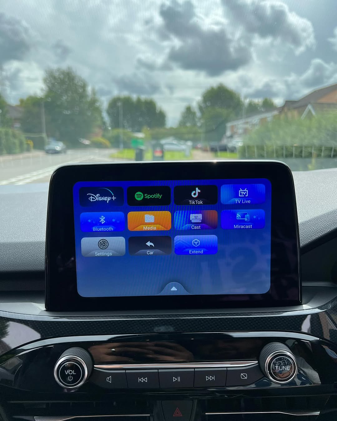 Boîte AI YouTube et Netflix pour Ford