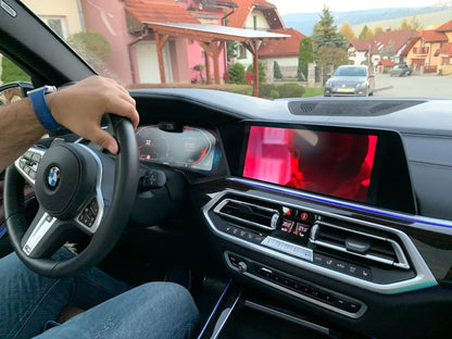 Boîte AI YouTube et Netflix pour BMW